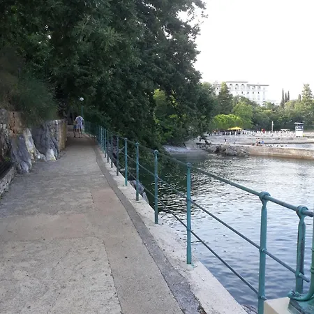 Ceric Lägenhet Lovran